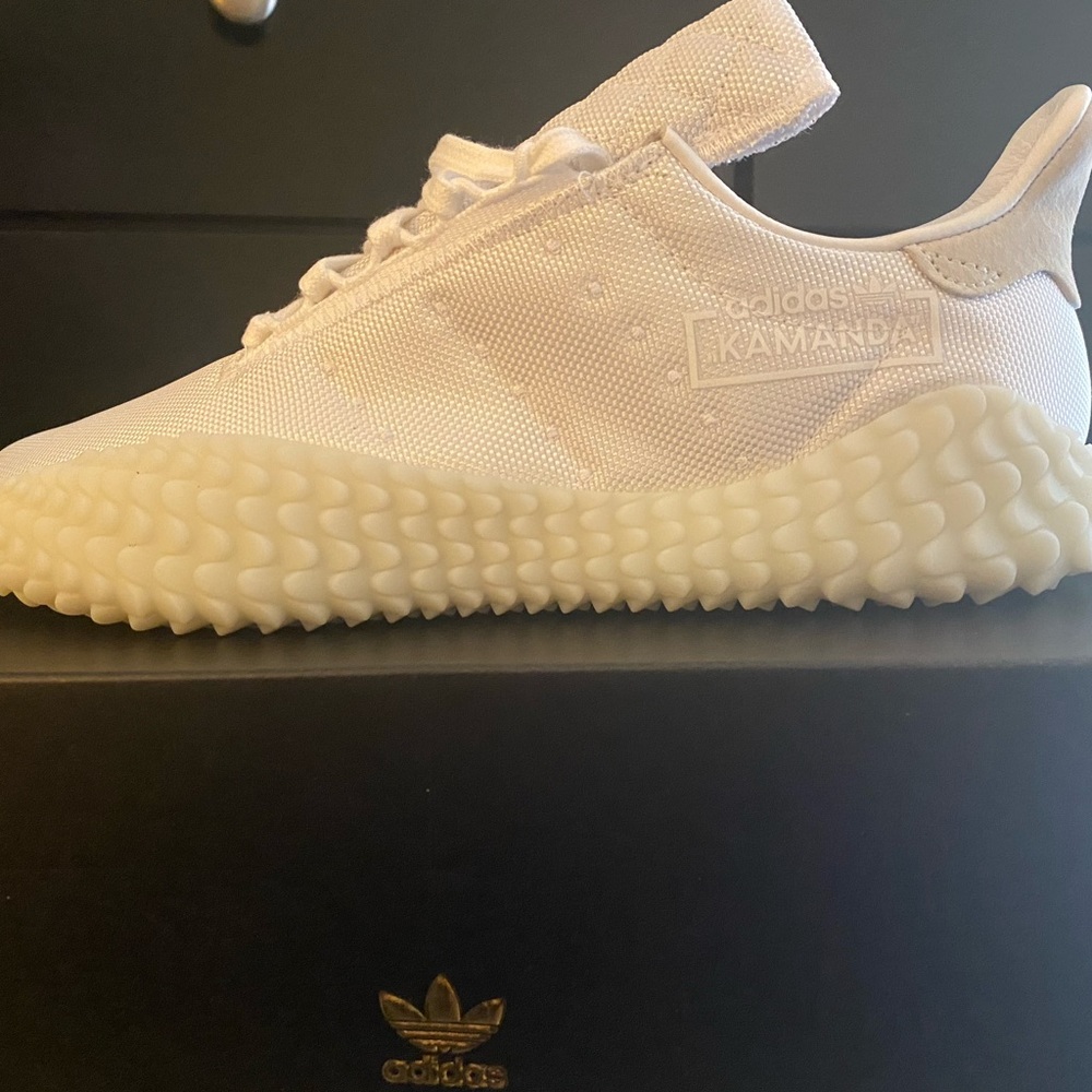 SALE!!!! ✨✨ ADIDAS ⚡️ BRAND NEW! unisex Sneaker